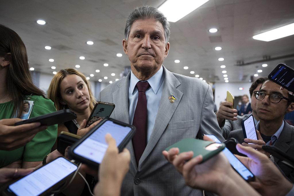 how-manchin-capitalized-on-being-at-the-center-of-the-ira-debate-the